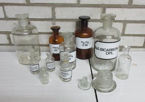 Curiosa - Set van antieke glazen apothekerspotten en flesjes kopen? Bied vanaf 1!