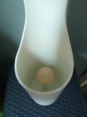 Niet of onleesbaar gesigneerd - Design tafellamp (naar ontwerp vintage jaren ‘70) kopen? Bied vanaf 1!