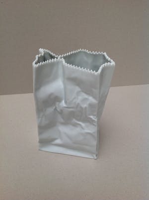 Tapio Wirkkala - Papieren Zak Vaas porselein voor Rosenthal 1977 h 19 cm kopen? Bied vanaf 69!
