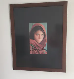 Steve McCurry - Afghan Girl (Sharbat Gula),- Refugee Camp, Pakistan, 1984, kopen? Bied vanaf 200!