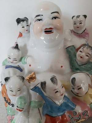 Niet of onleesbaar gesigneerd - Porselein Hotei met kinderen kopen? Bied vanaf 1!