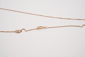 2537 - 14 Krt rose-gouden dames Halssierraad met diamanten hanger - 0.40ct kopen? Bied vanaf 220!