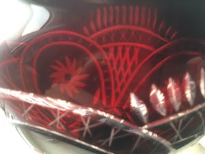 Niet of onleesbaar gesigneerd - Art Deco Robijnrode hand geslepen vaas kopen? Bied vanaf 1!