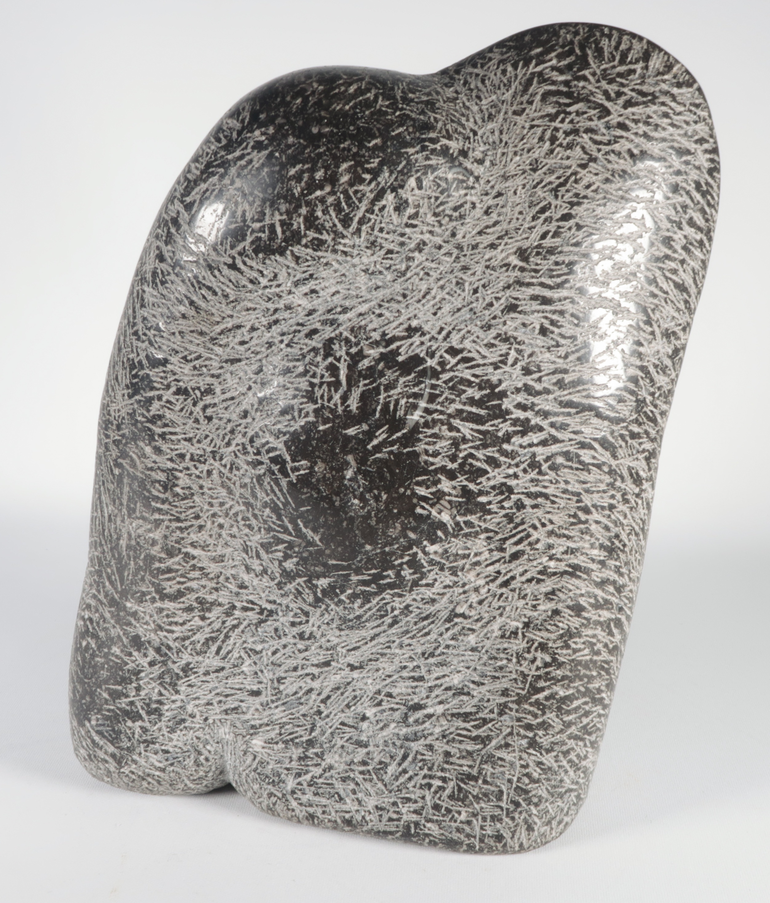 Hans Bos - Sculptuur van arduin, Zonder titel verkocht voor € 100!