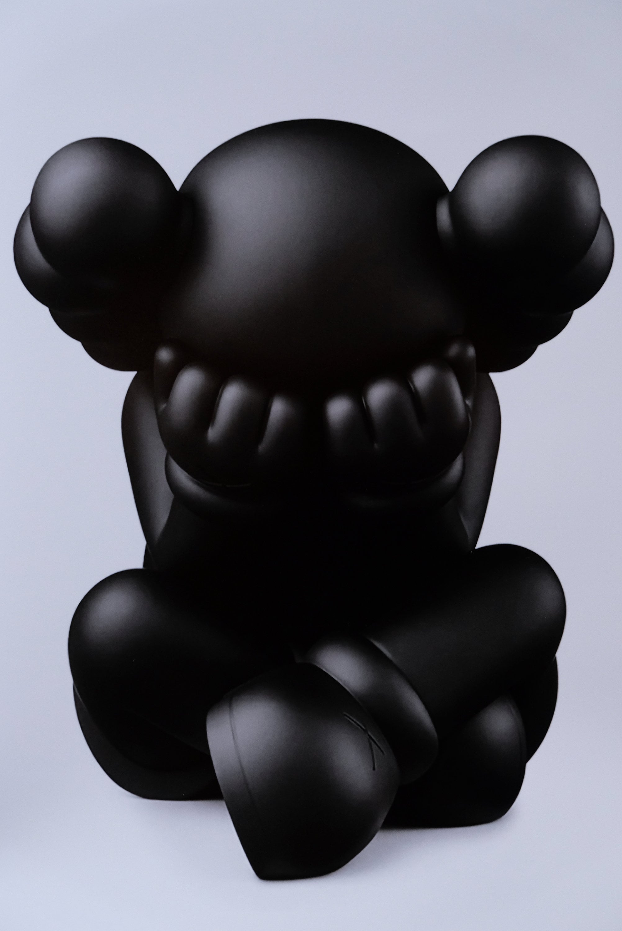 KAWS (1974)