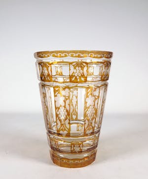 Niet of onleesbaar gesigneerd - Kristal, Geslepen Boheems vaas met blader en fruit decor kopen? Bied vanaf 10!