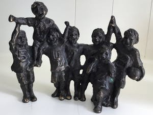 Astrid Veldhuyzen-Koppen - Sculptuur “ A WINNING TEAM “. Gesigneerd kopen? Bied vanaf 55!