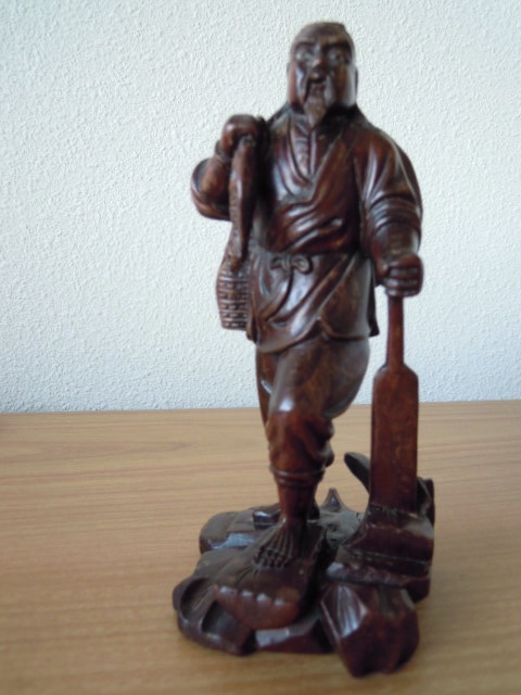 Niet of onleesbaar gesigneerd - Beeld CHINESE VISSER handgemaakt -17 cm hoog kopen? Bied vanaf 1!