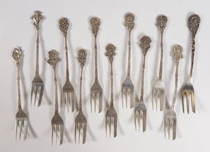 Lot van 12 zilveren gebaksvorkjes met bloemen kopen? Bied vanaf 100!