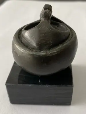 Buy Corry Ammerlaan - Fraai zwaar verbronsd sculptuur "Take care"? Bid from 25!