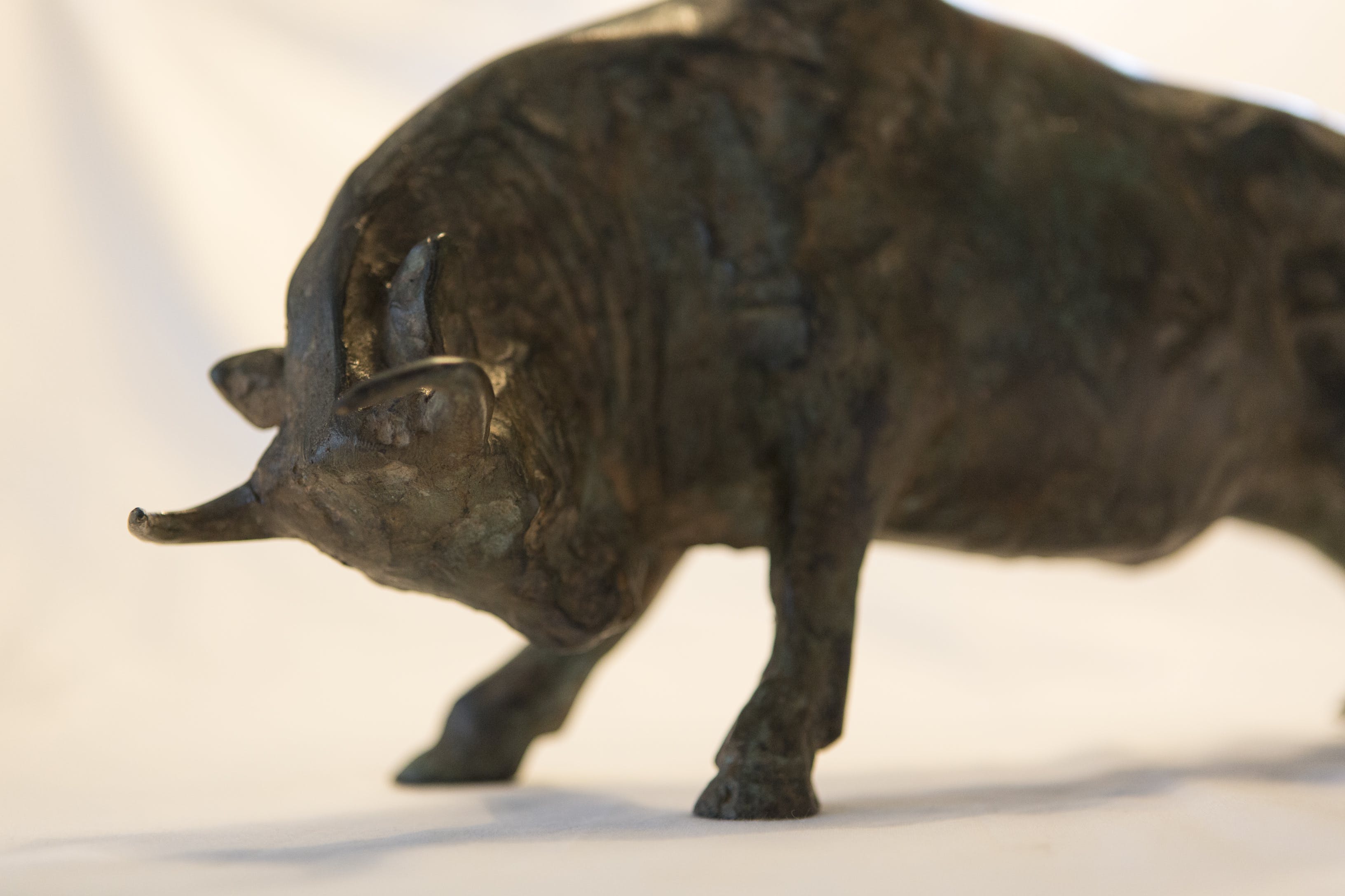 Pierre Chenet - Le Taureau/Charging Bull kopen? Bied vanaf 300!