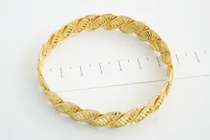 141-  Zware, fraai bewerkte 20kt goud armband - Arabisch / Slinger motief kopen? Bied vanaf 920!