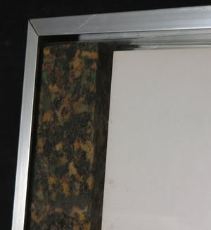 Jan-Karel van Stekelenburg - Assemblage, Rode oortjes - Ingelijst kopen? Bied vanaf 1!