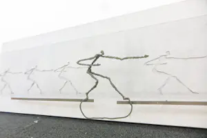 Franz Josef Vanck - Wandobject (buiten) van natuursteen, brons en ijzer kopen? Bied vanaf 500!