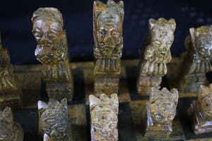 Niet of onleesbaar gesigneerd - Schaakspel (Peru) kopen? Bied vanaf 1!