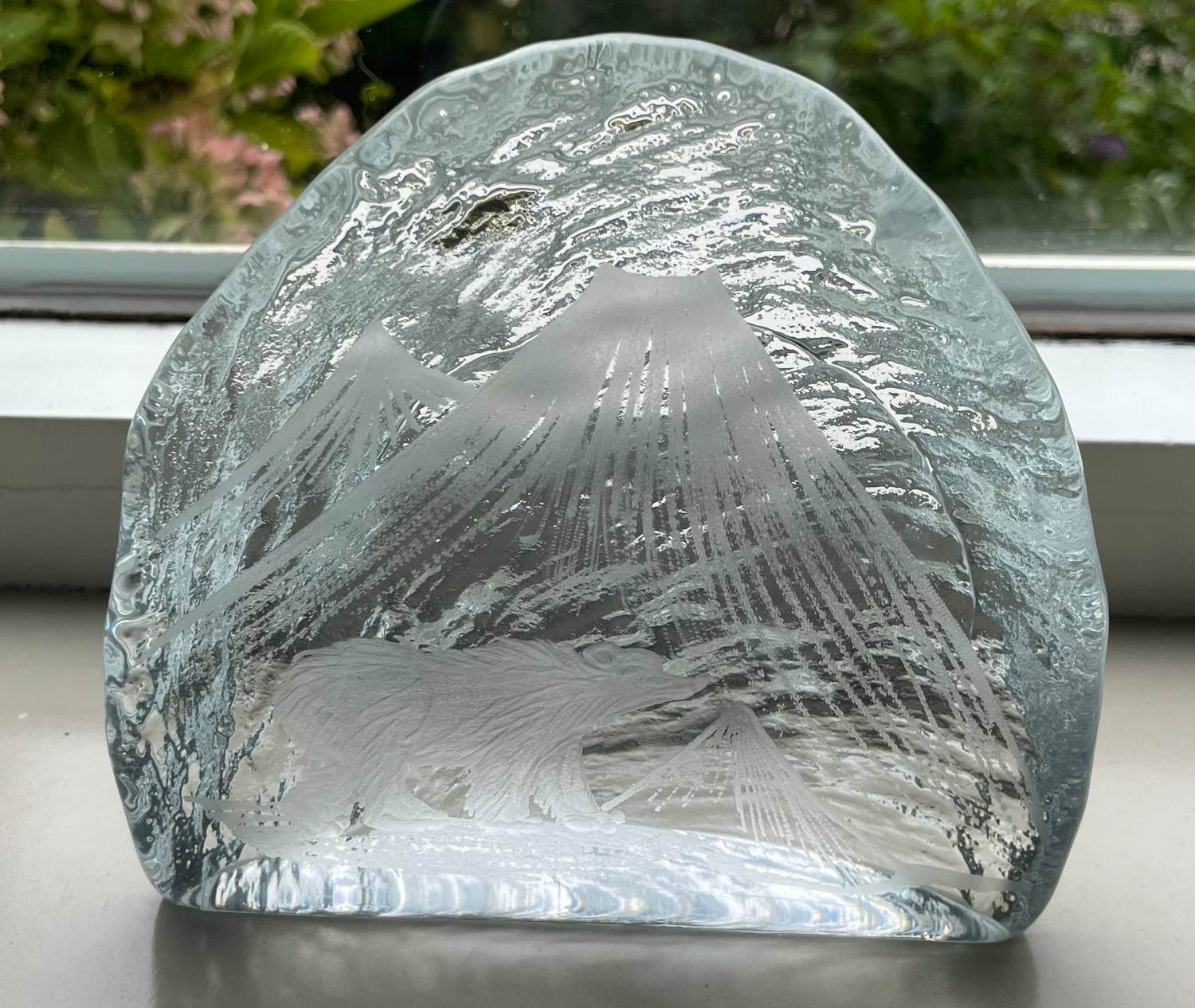 Maleras Sweden - Grote vintage ijsblok glazen object met afbeelding beer en bergen kopen? Bied vanaf 20!