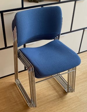 David Lincoln Rowland - Zes 40/4 stoelen met hemelblauwe stoffen bekleding - Howe kopen? Bied vanaf 200!