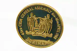 Massief 900/1000 gouden Suriname 500 gulden "Assembly" MUNT in originele doos verkocht voor € 350!