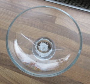 Niet of onleesbaar gesigneerd - Studio Kristallen schaal op ronde kogelvoet met airbubbels kopen? Bied vanaf 1!