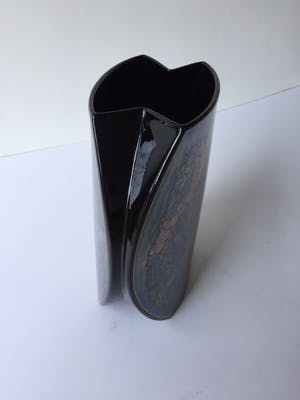 Jan van der Vaart - Taurusvaas , zwart, h 25 cm, beschilderd door H. Drexler, zeldzaam kopen? Bied vanaf 95!