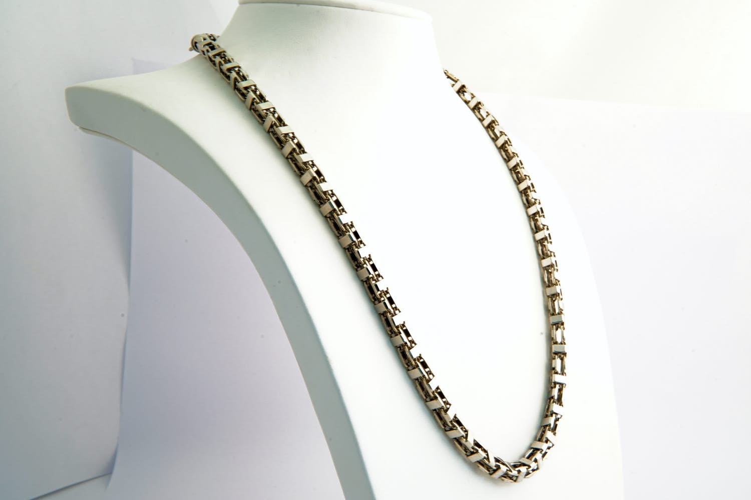 106- Eyecatcher! Lang 18Krt wit-gouden "Magnum / Konings" ketting collier kopen? Bied vanaf 3480!