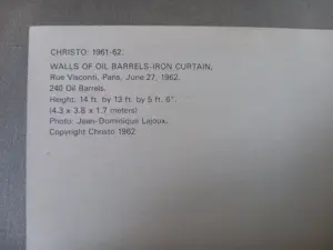 Christo - Walls of Oil Barrels-Iron Curtain, Paris, 1962 kopen? Bied vanaf 250!