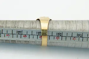57 - Mooi gedetailleerde 18 Krt geel gouden "tulband" of fantasie ring kopen? Bied vanaf 330!