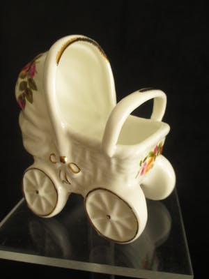 Niet of onleesbaar gesigneerd - 12 porseleinen miniaturen - Engeland - Cottage Rose kopen? Bied vanaf 1!