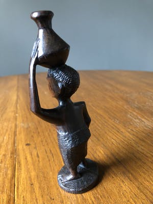 Niet of onleesbaar gesigneerd - Afrikaanse waterdrager kopen? Bied vanaf 1!