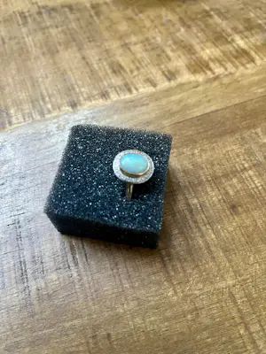 Vintage ring met Australische opaal kopen? Bied vanaf 995!