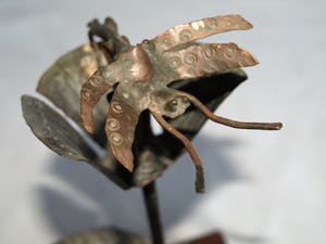 Niet of onleesbaar gesigneerd - Beeld van koper, "Libelle op klaproos" kopen? Bied vanaf 1!