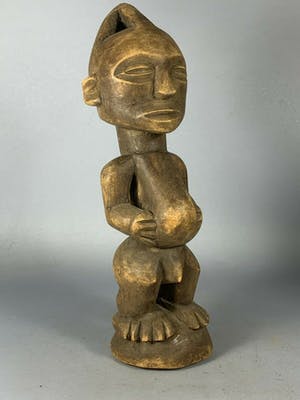 AcheterLuba - 200966 - Tribal used African wooden Luba statue - Congo.? Enchérissez de 45!