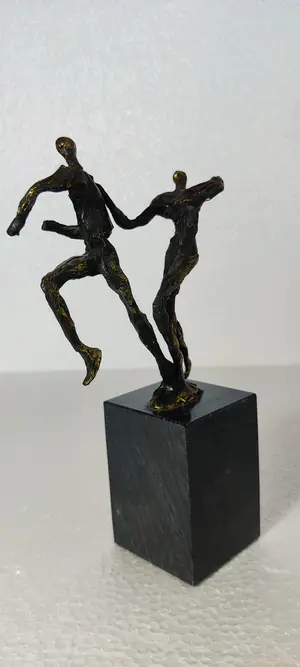 Niet of onleesbaar gesigneerd - Abstract bronzen sculptuur kopen? Bied vanaf 1!
