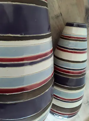 Niet of onleesbaar gesigneerd - Twee unieke vintage design vazen (handwerk). kopen? Bied vanaf 1!