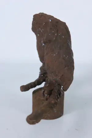 Paul Beckers - Twee sculpturen van ijzer en terracotta, Vogels + boek! kopen? Bied vanaf 200!