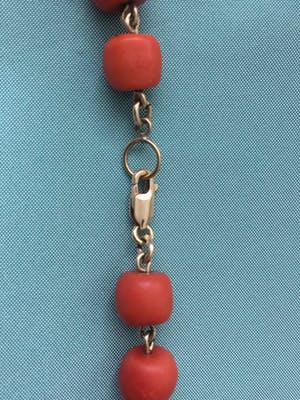 14K Goud - afgedraaid bloedkoraal collier aan gouden slot kopen? Bied vanaf 725!