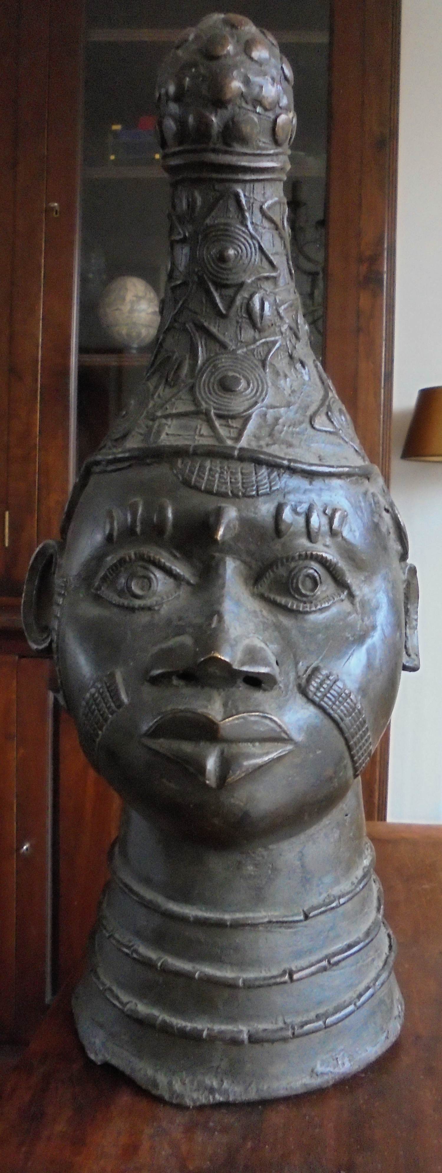 Benin - Zwaar, bronzen beeld, met origineel certificaat.Uniek en gedetailleerd. kopen? Bied vanaf 195!