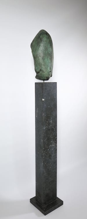 Filippa de Boer - Groot bronzen portret op hoge sokkel, Face III (Zwaar!) kopen? Bied vanaf 800!