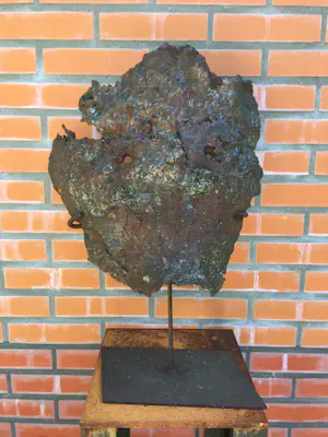 AcheterTheo Niermeijer - ruimtelijk ijzeren beeld - ‘Iron Mask’.? Enchérissez de 350!