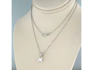 14k gouden collier met hanger met briljant geslepen diamant totaal circa 0.15ct kopen? Bied vanaf 280!