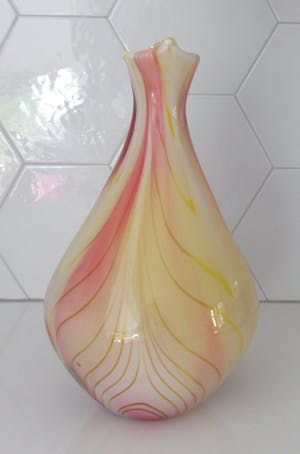 Niet of onleesbaar gesigneerd - Zeer zware dikwandige gele roze Millefiori vaas kopen? Bied vanaf 10!