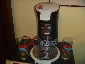 Keith Haring - Senseo apparaat + 2 glazen met illustraties van Haring kopen? Bied vanaf 60!