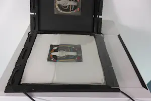 Michel van Overbeeke - Etsplaat met meerdere afdrukken in houten kistje / omslag, Different Houses kopen? Bied vanaf 150!