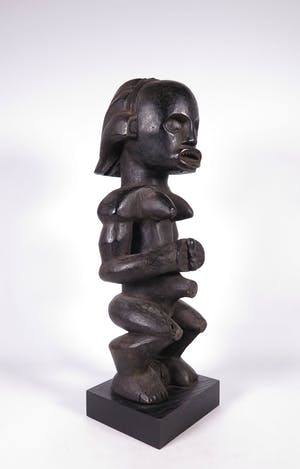 Fang Ntumu - Hout en koper, Staand vrouwenfiguur kopen? Bied vanaf 1!