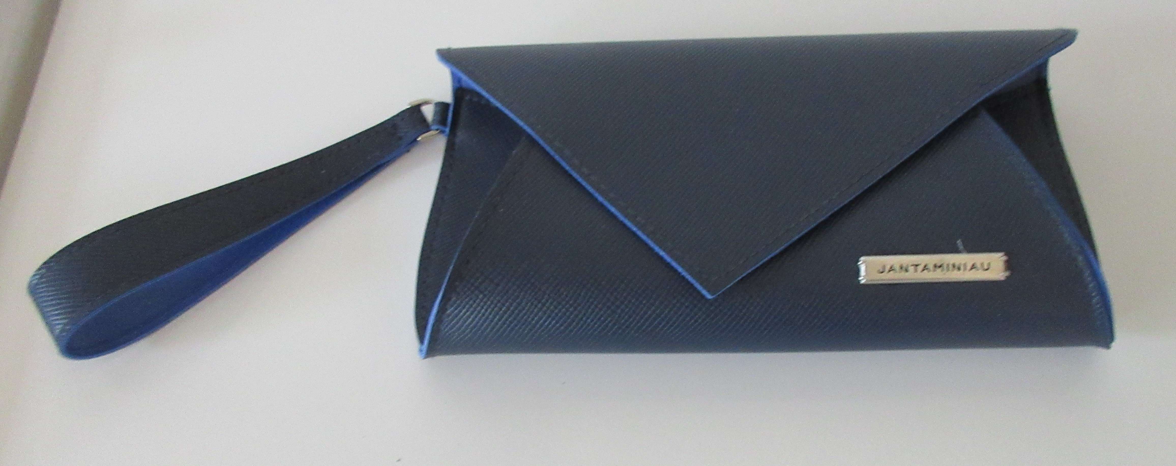 Jan Taminiau - Blauwe KLM tasje verkocht voor € 14!