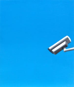 Gerard Boersma - Security Camera 40 (Stilleven van CCTV beveiligingscamera tegen blauwe lucht) kopen? Bied vanaf 75!