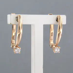 18k rosé gouden oorhangers bezet met briljant geslepen diamant 0.16ct kopen? Bied vanaf 380!