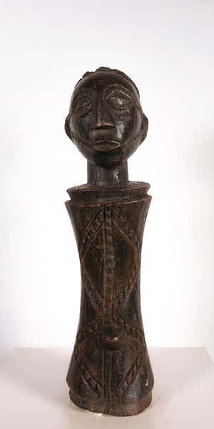 Tabwa - Houten Mpundu pop met navel en scarificaties verkocht voor € 1!