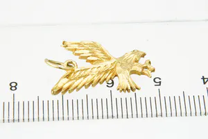 Sierlijke 14 karaats geel-gouden hanger "Adelaar met gespreide vleugels" kopen? Bied vanaf 45!