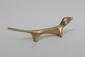 Curiosa - Zes mooie metalen messenleggers in de vorm van een teckel kopen? Bied vanaf 1!